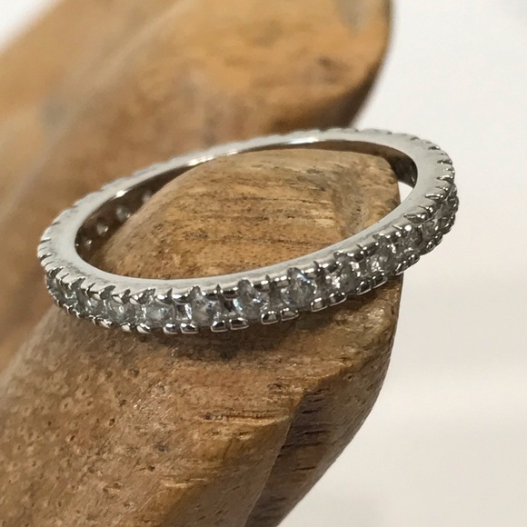 Signed SU Sterling Silver 925 Cubic Zirconia CZ Band Prong Eternity Set Ring 5 - Picture 8 of 10
